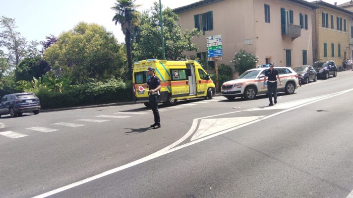 Siena, pedone investito in Via Fiorentina. Traffico bloccato