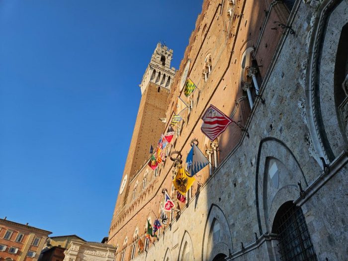 Palio di agosto, dopo l'estrazione delle contrade parte la corsa a Tittia