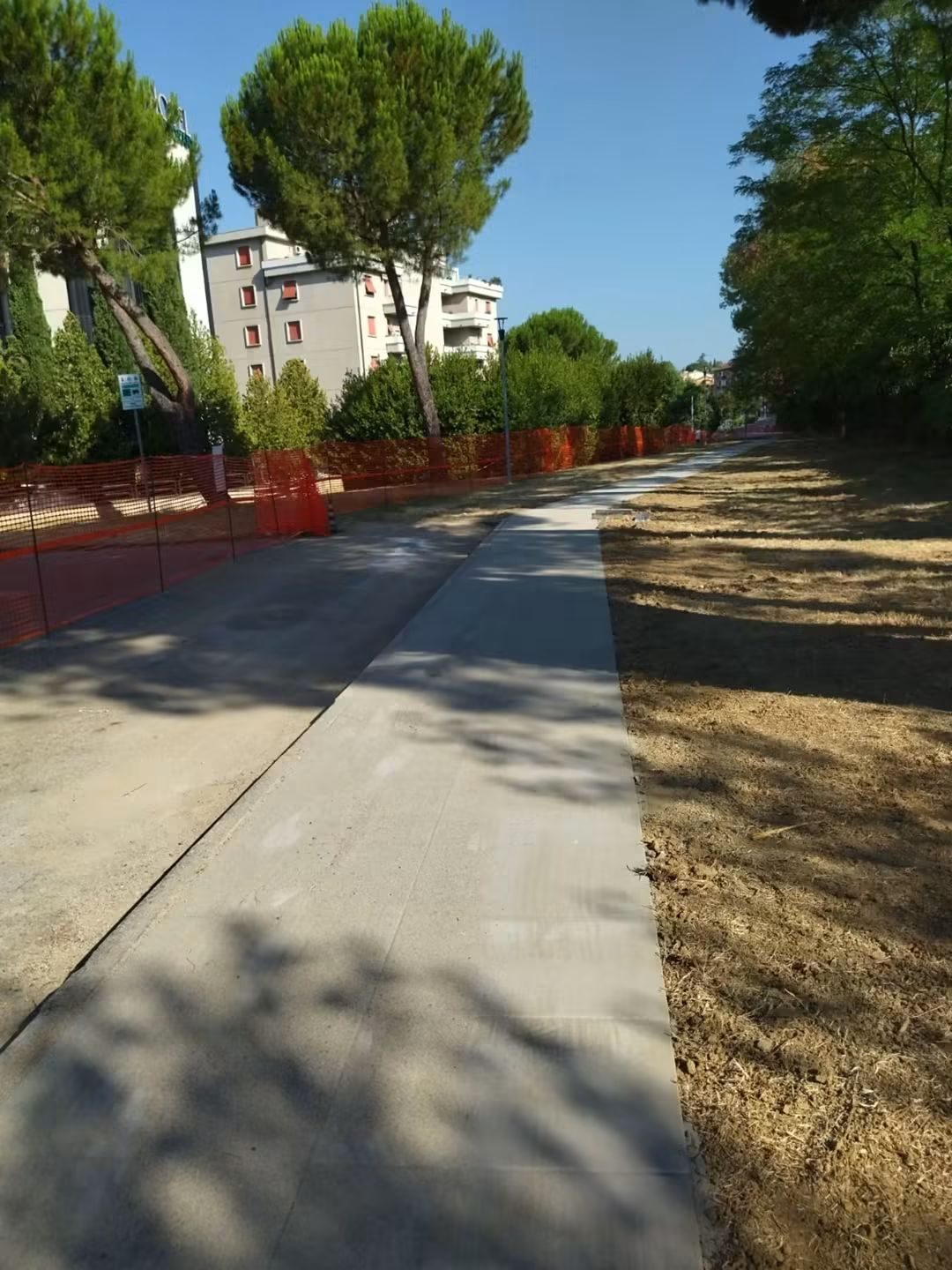 Nuovi percorsi pedonali e panchine: i giardini di via Pieraccini si rifanno il…