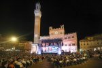 Siena, Sboccia l’Estate: Piazza del Campo si accende con Shakespeare, Tina Turner e la grande musica