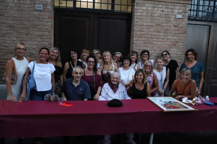 Luciano Ghezzi compie 100 anni, festa nella Torre