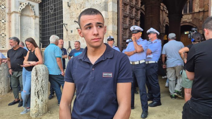 Palio di Siena, Prove Regolamentate. Daniele Sanna debutta in Piazza: &ldquo;Mi sono divertito&rdquo;. Il consiglio di babbo Brigante: &ldquo;Usa la testa!&rdquo;