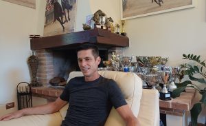 Palio, Tittia a 'Una vita da fantino' difende il mossiere: "Attacchi assurdi, serve rispetto per la professionalit&agrave;"