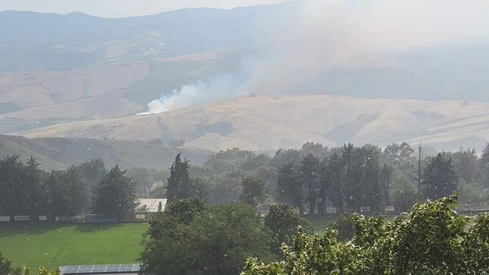 Incendio tra Radicofani e Abbadia San Salvatore: le fiamme innescate da un fulmine