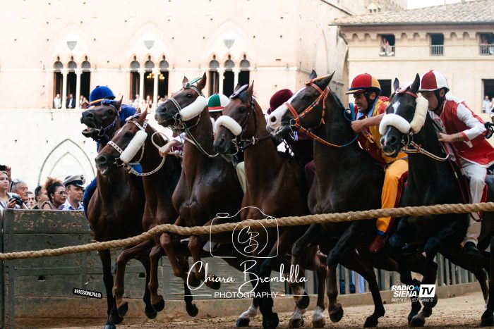Palio rinviato, Radio Siena Tv adegua il palinsesto. Tutti gli appuntamenti in diretta