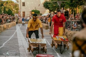 A San Casciano dei Bagni torna il Palio di San Cassiano: le quattro contrade pronte a sfidarsi in onore del patrono