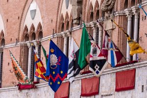 Palio di Siena, piove sul bagnato. Carriera ancora rimandata