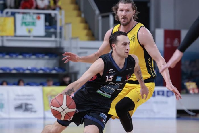 Basket, la Virtus Siena saluta Matteo Calvellini