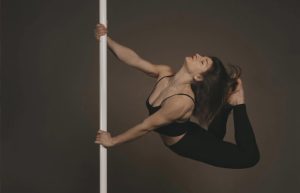 Plurimedagliata nella Pool Dance apre un'associazione a Siena per insegnare la disciplina