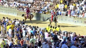 Palio di Siena, la Giraffa vince la seconda prova