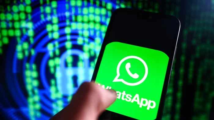 Cyber sicurezza, nuova ondata di attacchi "zero click" su Whatsapp: i consigli della Polizia