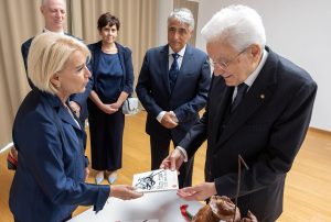 Codice Rosa, la senese che ha cambiato la lotta alla violenza di genere: Mattarella fa visita a Vittoria Doretti