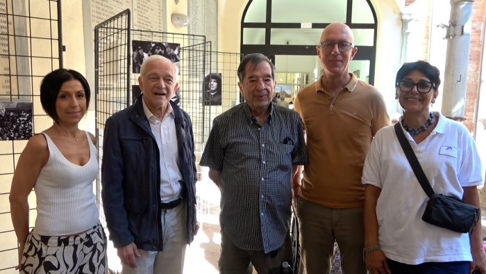 Siena e il Palio, un viaggio nelle emozioni: al Campansi in mostra gli scatti di Augusto Mattioli