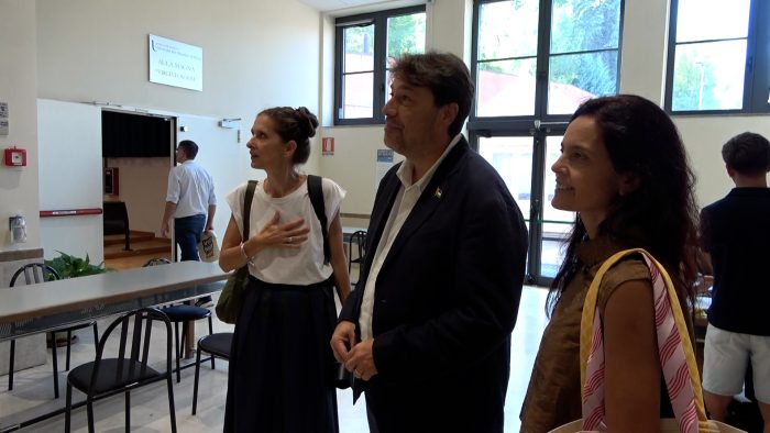 Tetto agli studenti stranieri, le Universit&agrave; per Stranieri rispondono a Meloni. Montanari: &ldquo;Le persone non sono un problema, sono un&rsquo;occasione&rdquo;
