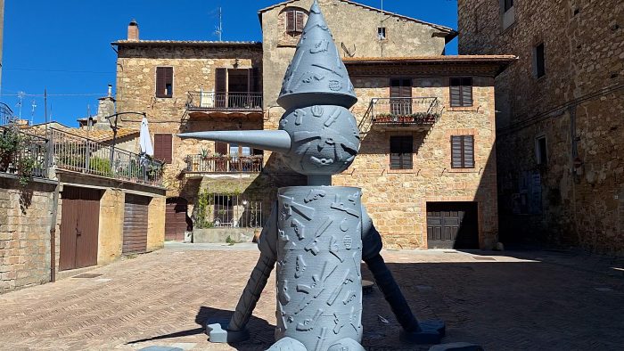 A Pienza il rifiuto diventa arte: le opere di Edoardo Malagigi interrogano ambiente e futuro