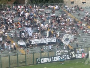 "Stadio che fa pena", la protesta dei tifosi del Siena al debutto in casa
