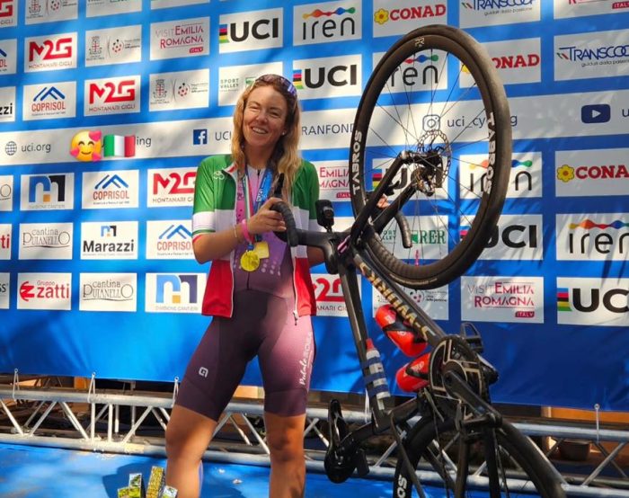 Ciclismo, la senese Virginia Becchetti conquista la Granfondo Matildica 2026