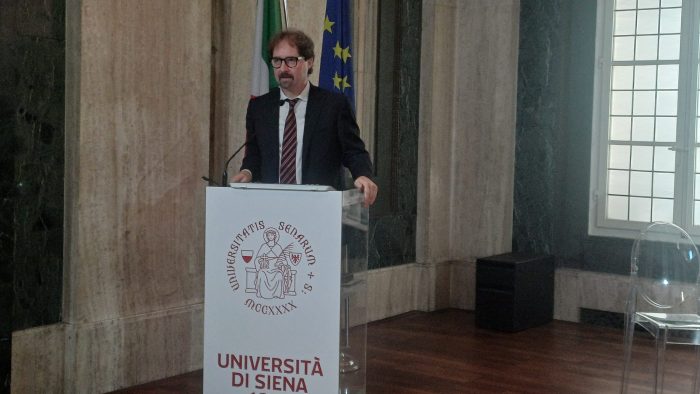 Bright-Night, Telmo Pievani a Siena: "Il coraggio della scienza &egrave; investire nella conoscenza senza pretendere risultati immediati"