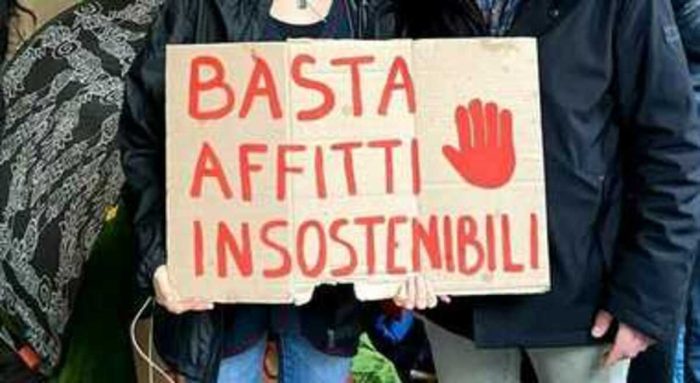 PCI Siena: "Il Governo toglie il bollo auto, ma dimentica l'emergenza casa"