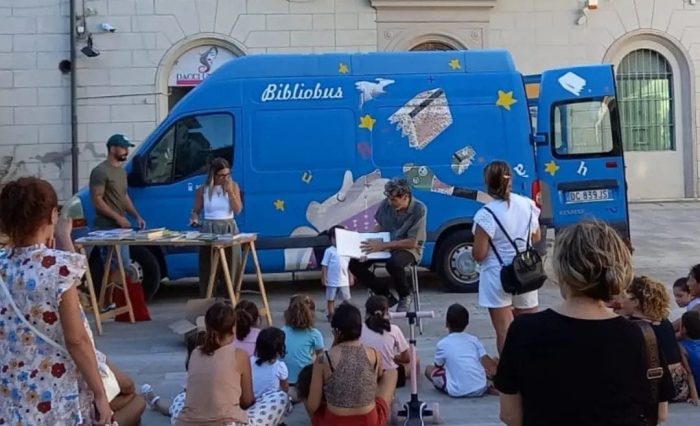Poggibonsi: tre nuovi appuntamenti per il Bibliobus, la biblioteca itinerante che incontra i bambini