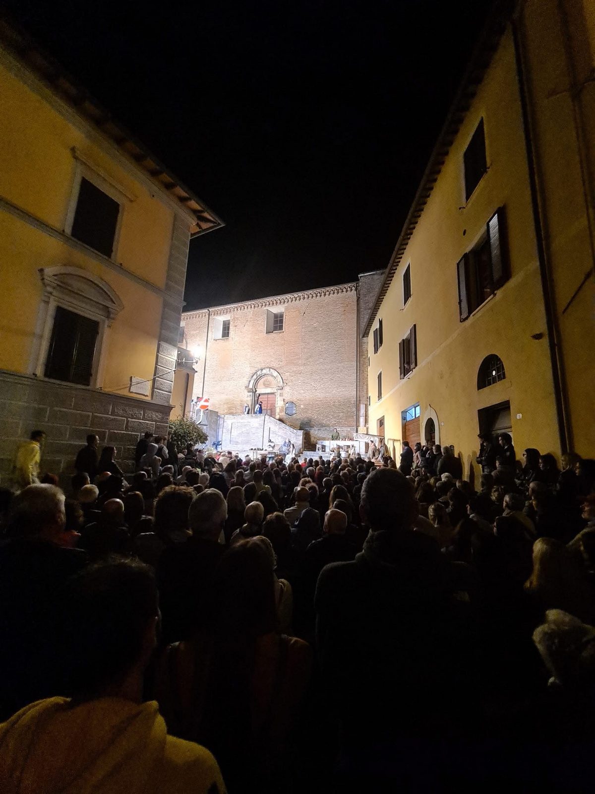 TERZIERI CITTÀ DI CHIUSI_Presentata la 43a Festa dell’Uva e del Vino: dal 18 al…