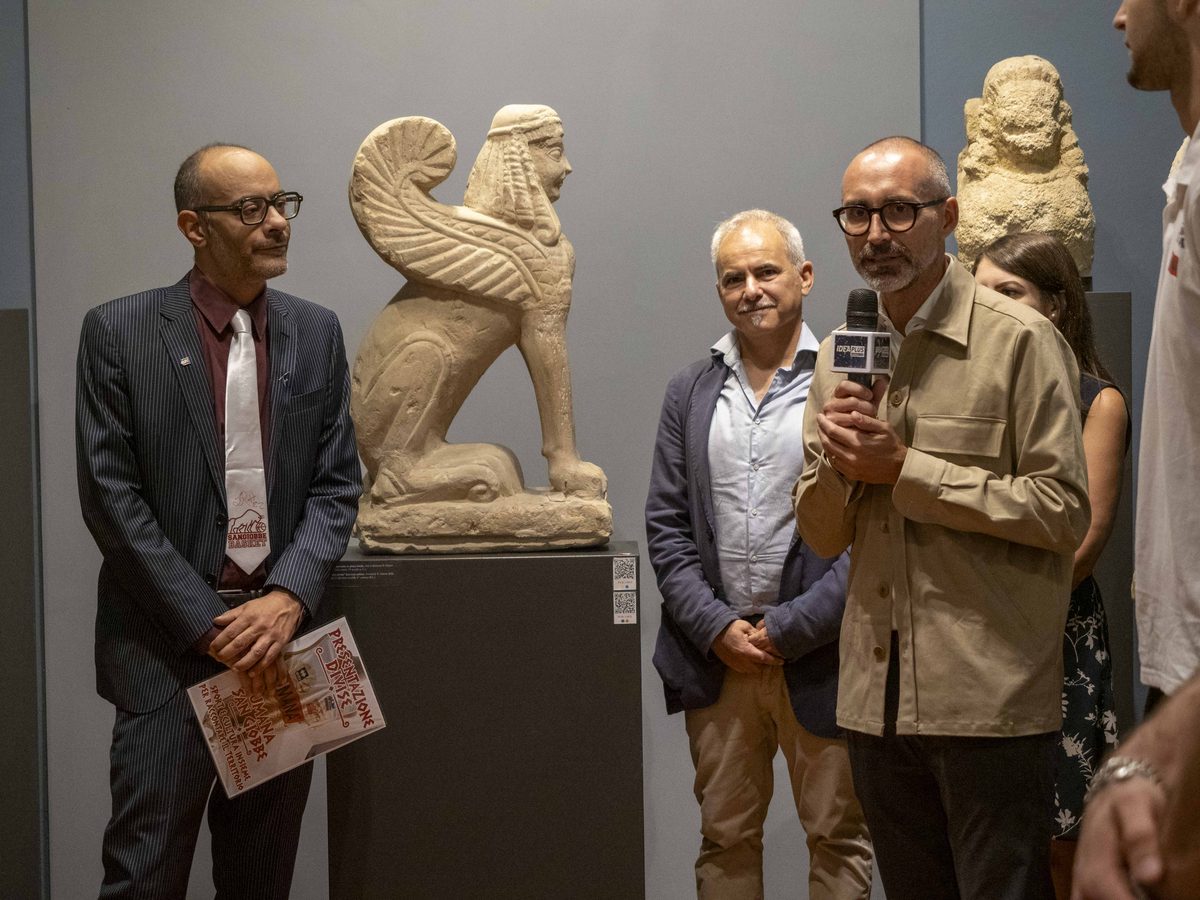 MUSEO NAZIONALE ETRUSCO DI CHIUSI E SAN GIOBBE BASKET: PRESENTATA LA NUOVA MAGL…