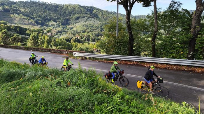 Via Francigena e cicloturismo, la Bicistaffetta FIAB fa tappa a Siena: convegno a Palazzo Pubblico
