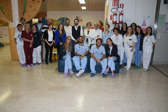 Siena, Comitato permanente Economi delle Contrade dona due poltrone alla Pediatria delle Scotte