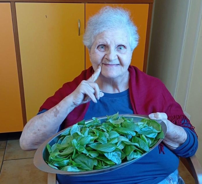 Montalcino, il pesto &egrave; fatto in casa e prodotto in Rsa dagli anziani contadini