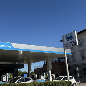 Carburanti, sconto Eni: scatta la corsa ai distributori di Siena
