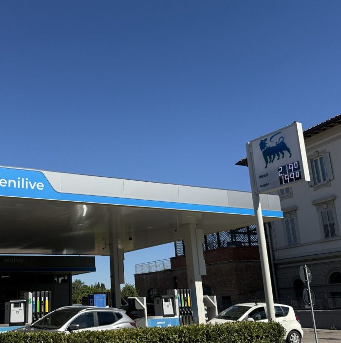 Carburanti, sconto Eni: scatta la corsa ai distributori di Siena