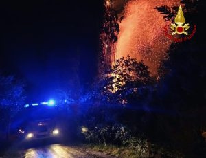 Maltempo a Siena nella notte: tre gli interventi dei Vigili del Fuoco a causa dei fulmini caduti