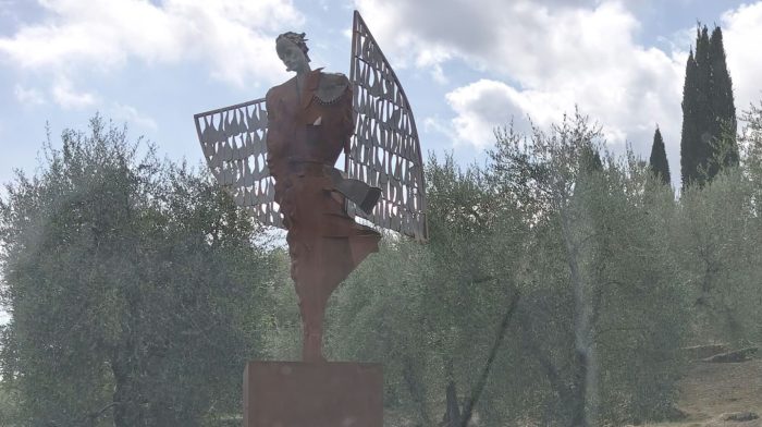 Sovicille, Ancaiano inaugura &ldquo;Materia, Luce e Mito&rdquo;: le sculture di Alberto Inglesi dialogano con il paesaggio della Montagnola Senese