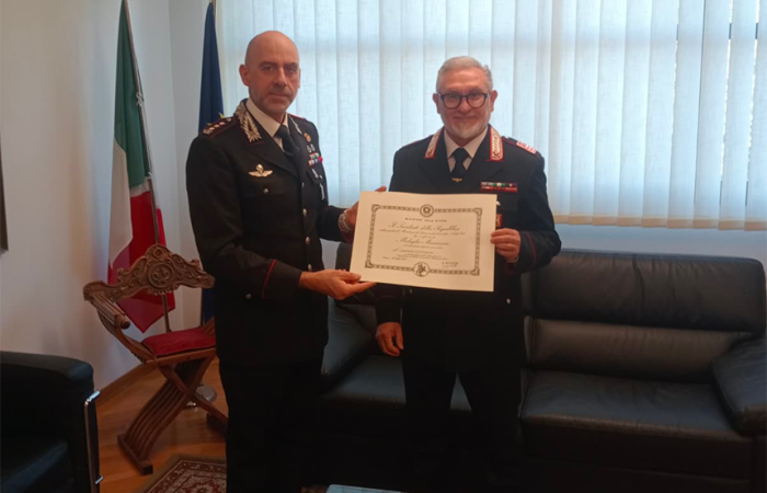 Carabinieri, la Medaglia Mauriziana al Luogotenente Gerardo Salvio per 50 anni di servizio
