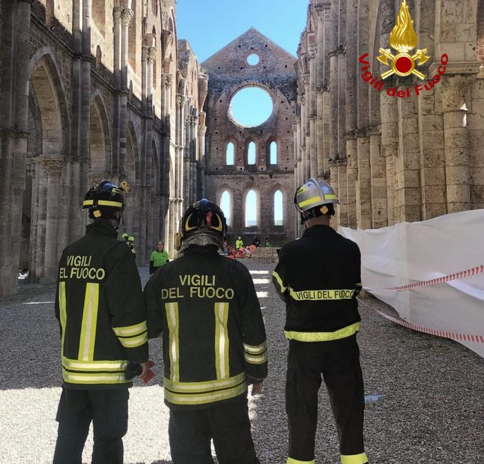 San Galgano, simulato un crollo durante un matrimonio: esercitazione con circa 100 feriti