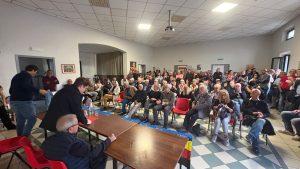 Circolo Due Ponti, assemblea presa d&rsquo;assalto: circa 300 persone per salvare la sede storica