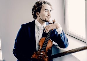 Dal Giappone all'Italia: sette Stradivari e un Guarneri del Ges&ugrave; suonano insieme all'Accademia Chigiana di Siena