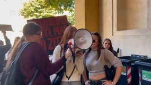 Siena, la protesta degli studenti del Monna Agnese: "Dieci anni di disagi, chiediamo risposte"