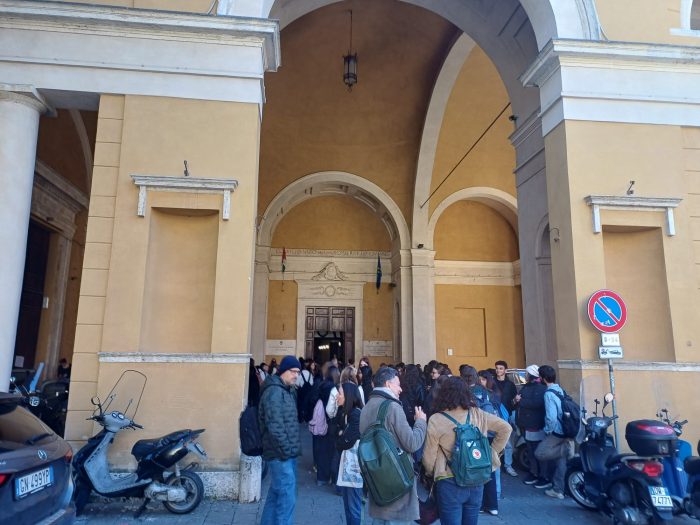 Siena, Istituto Piccolomini occupato: gli studenti votano la protesta fino a gioved&igrave;