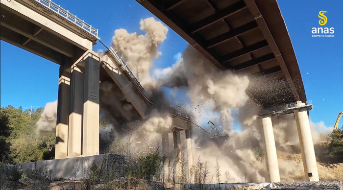 Siena-Grosseto, completata la demolizione del viadotto "Calcinaia"
