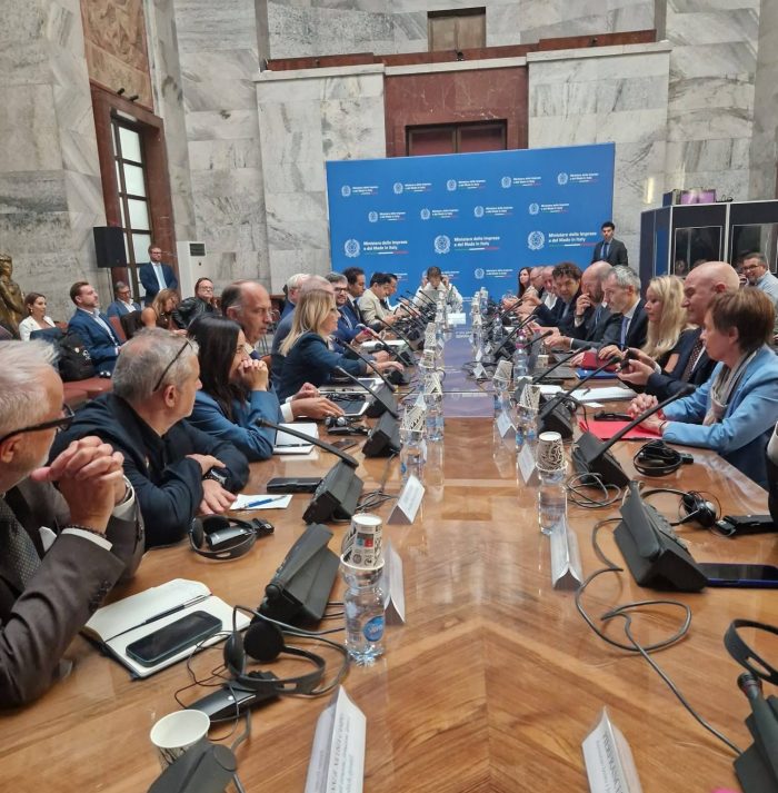 Ex Beko Siena, i sindacati accolgono l&rsquo;interesse di Leonardo: "&Egrave; una giornata storica"