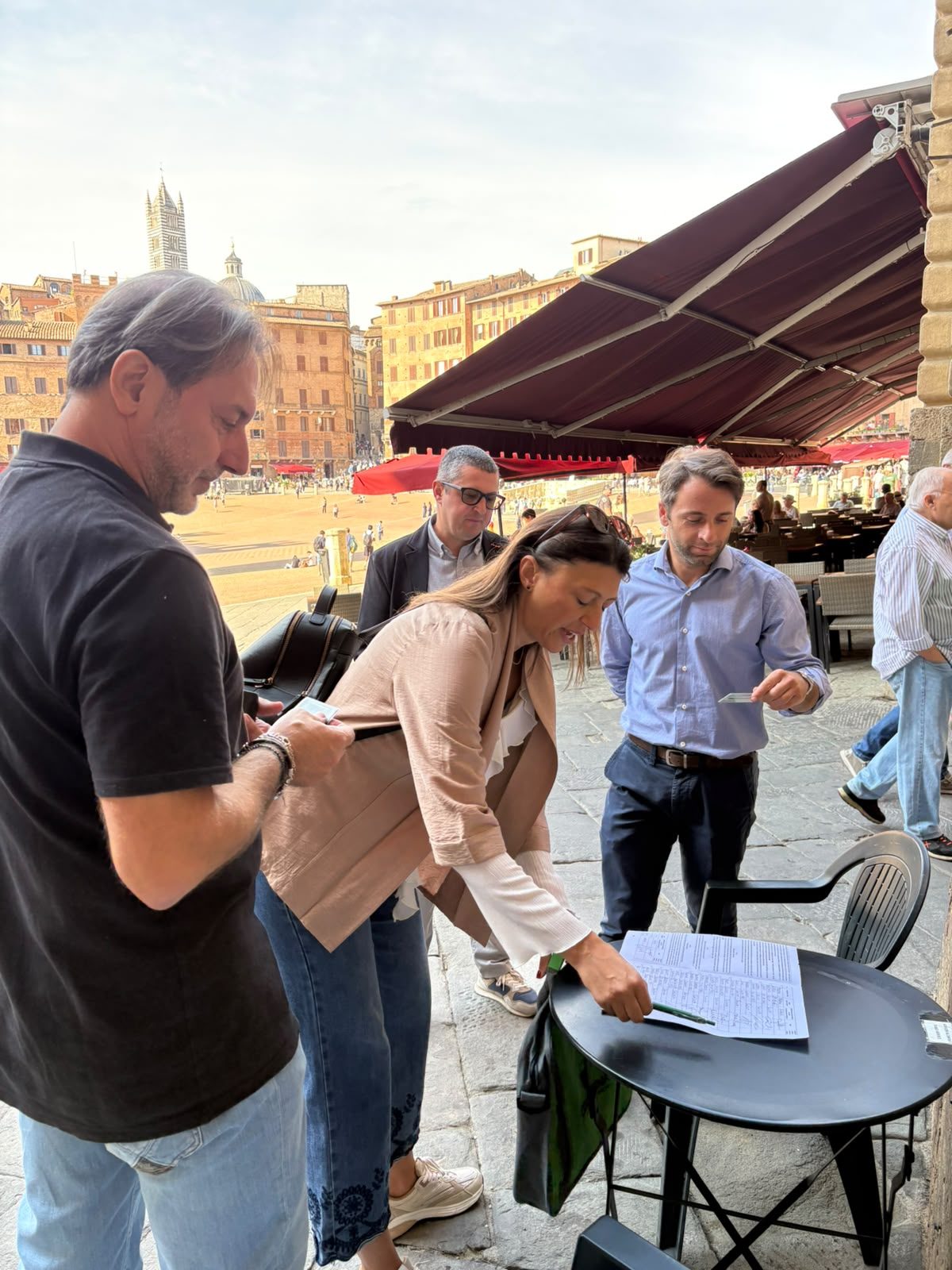 cs raccolta firme commercio vicinato ERRATA CORRIGE