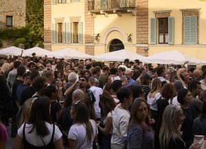 Al dit&rsquo;unto arriva &ldquo;Assaggi di cinema&rdquo;: a Villa a Sesta il cortometraggio &ldquo;Contorni&rdquo; racconta il cibo e la convivialit&agrave;