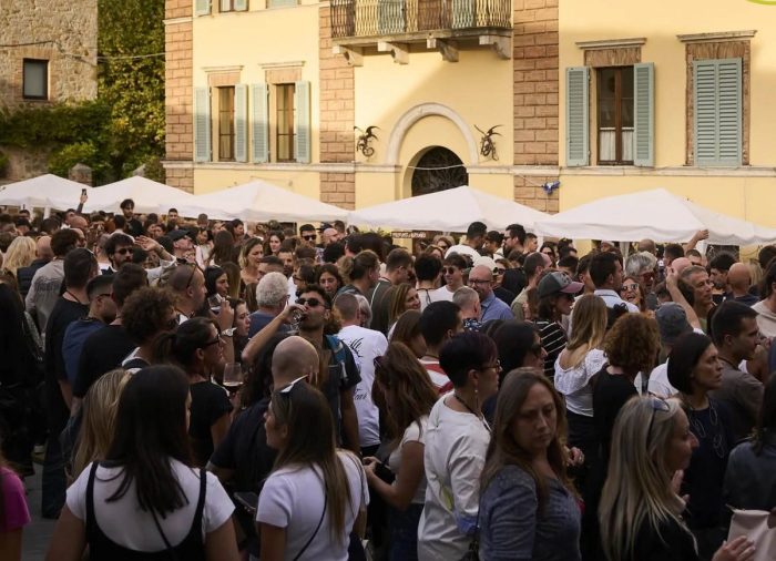 Al dit&rsquo;unto arriva &ldquo;Assaggi di cinema&rdquo;: a Villa a Sesta il cortometraggio &ldquo;Contorni&rdquo; racconta il cibo e la convivialit&agrave;