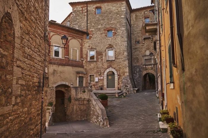 Arte e cultura, Serre di Rapolano &egrave; pronta ad accogliere la mostra dedicata al Pasolini pittore