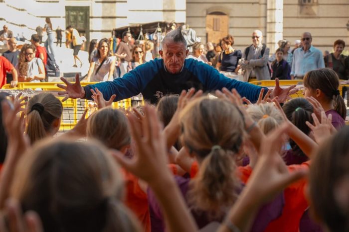 FIPAV Etruria, oltre 200 bambini in Piazza Duomo a Siena con Andrea &ldquo;Lucky&rdquo; Lucchetta