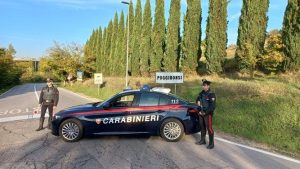 San Gimignano: 400 grammi di marijuana e un coltello in auto, arrestato 27enne