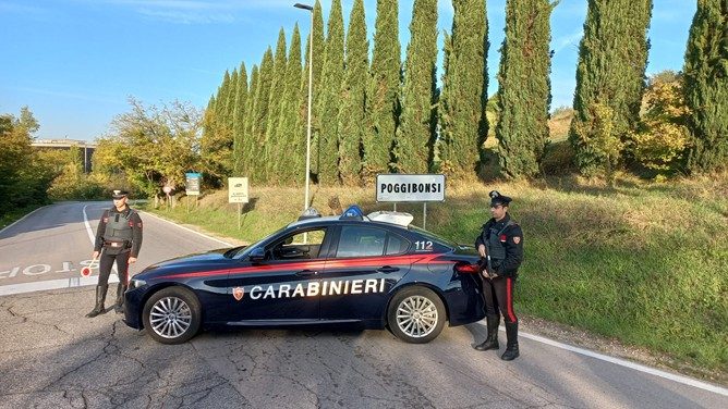 San Gimignano: 400 grammi di marijuana e un coltello in auto, arrestato 27enne