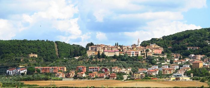 Camminata tra gli Olivi a Serre di Rapolano: trekking, olio nuovo e visita alla mostra su Pasolini