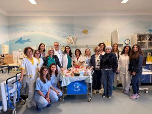 Cuore di Maglia porta all&rsquo;ospedale di Nottola cappellini, copertine e accessori artigianali